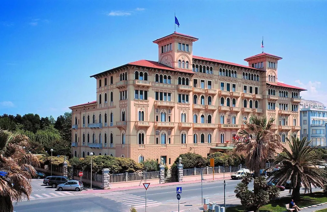 Grand Hotel Royal-1